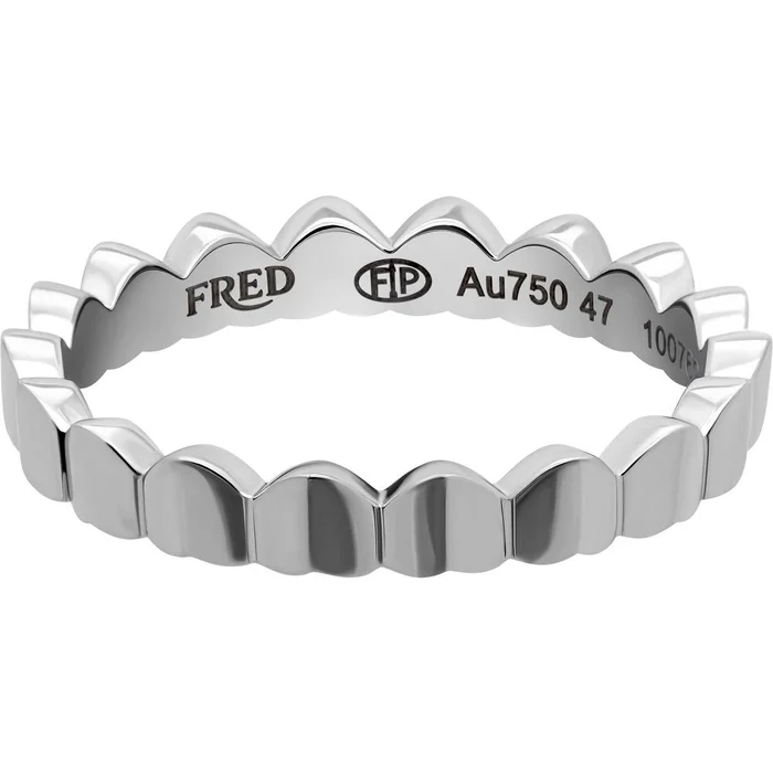 Fred of Paris Women’s Ring – Une Ile D’or 18k White Gold Band, Size 4.5 | 4B0739-048
