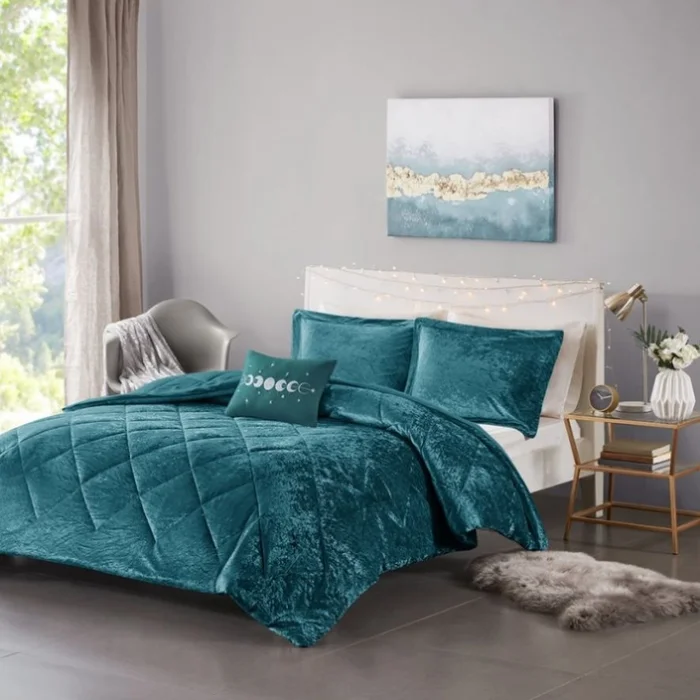 Full/Queen Velvet Comforter Set with Throw Pillow GL-B03595932